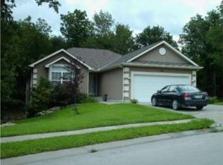 901 Highland St, Pleasant Hill, MO 64080