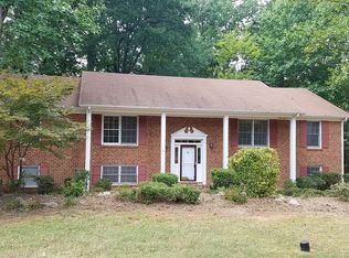 1619 Foxhollow Rd, Greensboro, NC 27410