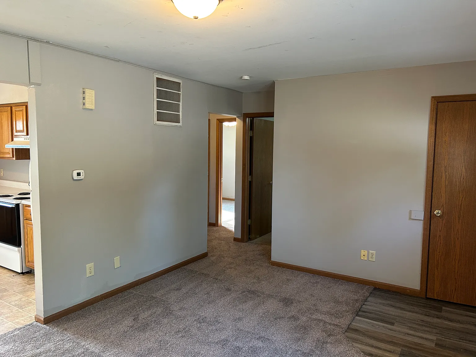 2 bed, $900 — Photo 3