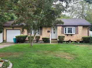 257 Fruitwood Ln, Central Islip, NY 11722