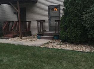 1803 Kennicott Ct, Sycamore, IL 60178