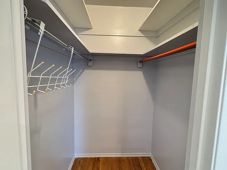 300 Jefferson Ave #1 — Photo 19