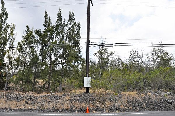 Approx location of eastern Pin of Lot 6 along Mamaloha Hwy. Lot 6 is on left.