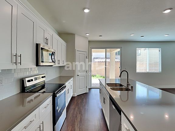 4th image of 8813 Crinkle Leaf Ave