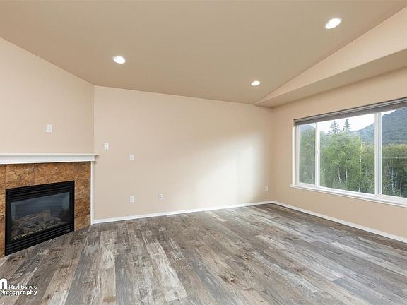 5th image of 8968 Eagle River Ln