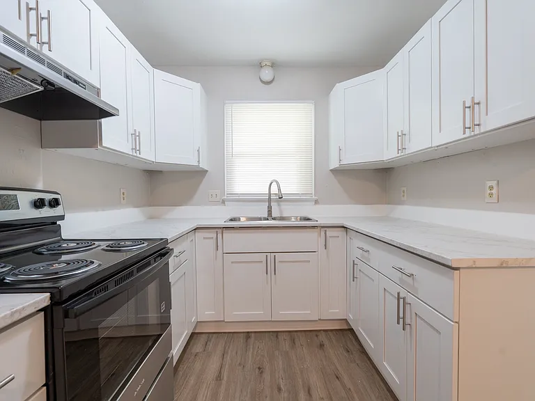 344 Woodview Ave #A — Photo 9