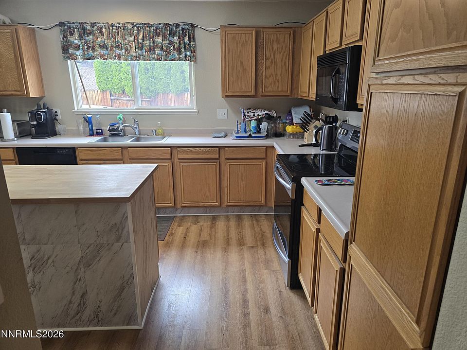 2nd image of 5932 Begonia Ct