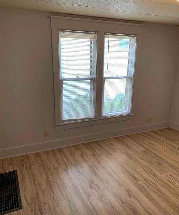 1st image of 620 1/2 W Cottonwood St #620.5