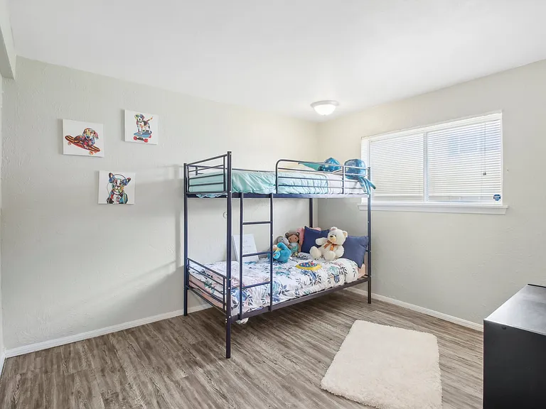 Highland Park Apartments — Photo 16
