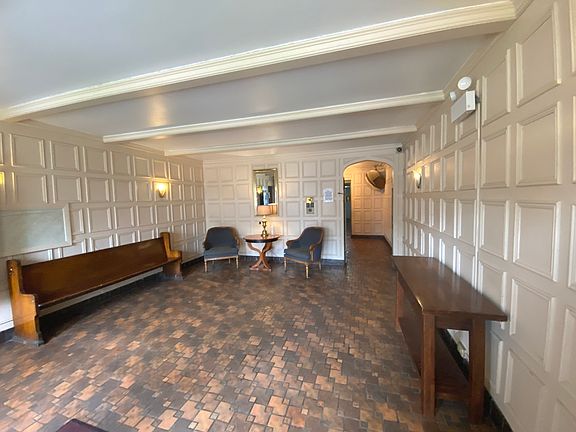 5th image of 6922 S Jeffery Blvd APT 7N