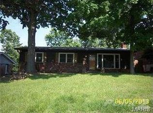 1216 Capri Dr, Saint Louis, MO