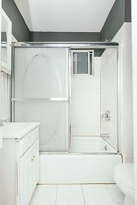 Rented by Nooklyn NYC LLC | media 106