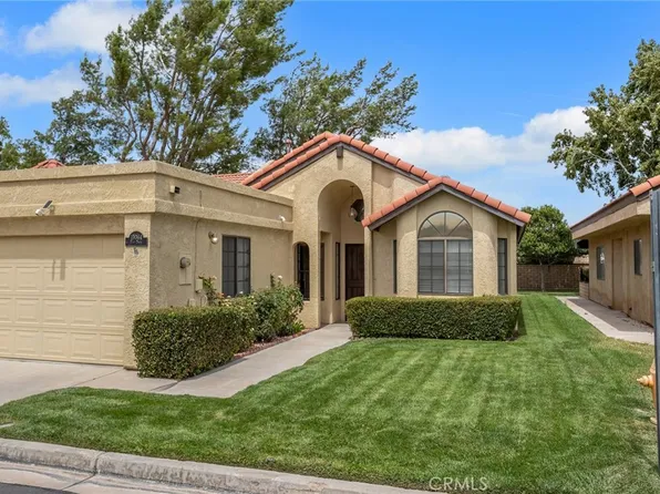 19064 Elm Dr, Apple Valley, CA 92308