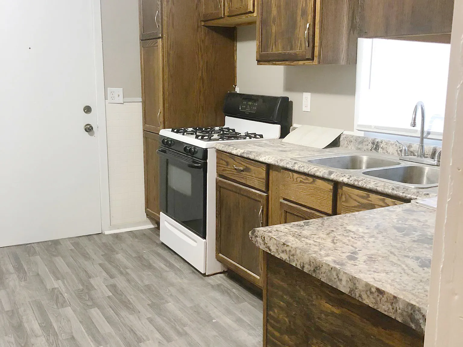 714 Mynster Street Council Bluffs, IA 51503 (4 Units) - 1 — Photo 4