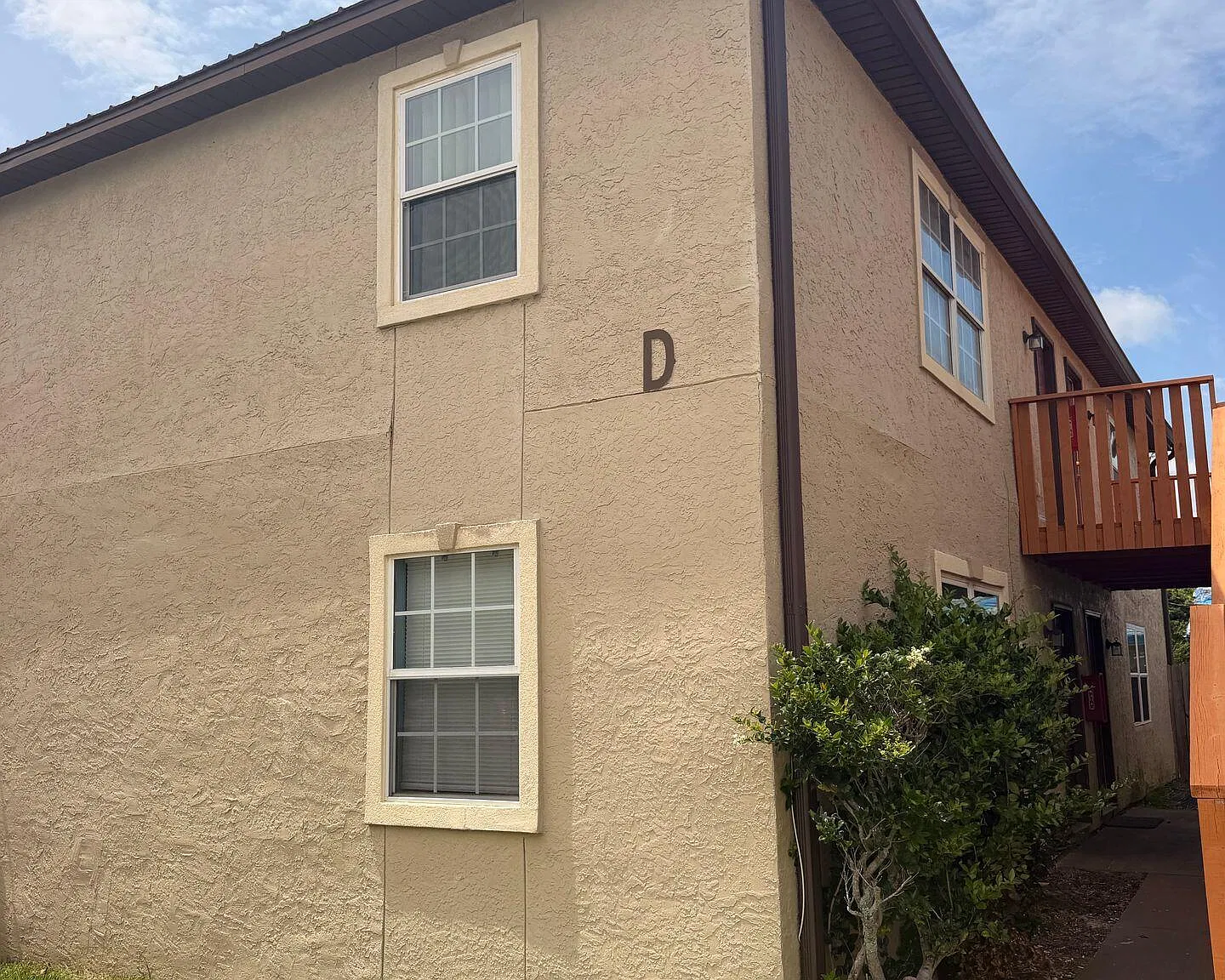 2 bed, 800 sqft, $900 — Photo 1