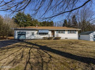 551 Grooms Rd, Clifton Park, NY 12065