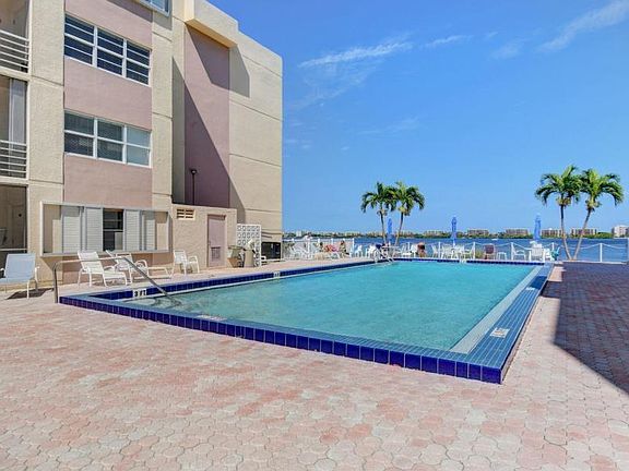 4th image of 1516 S Lakeside Dr APT 311