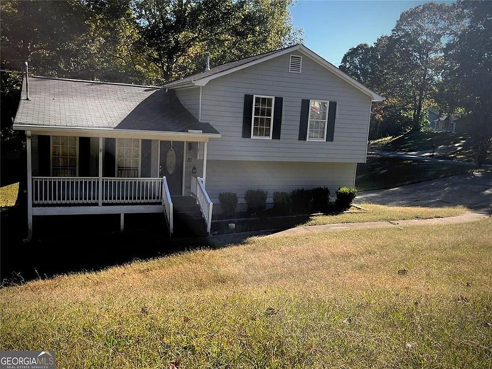 1st image of 121 Brooke Dr