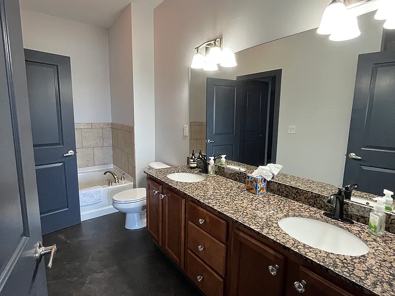 445 W Blount Ave #314 — Photo 15