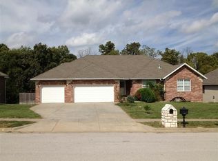 3007 W Augusta Hills St, Springfield, MO 65803