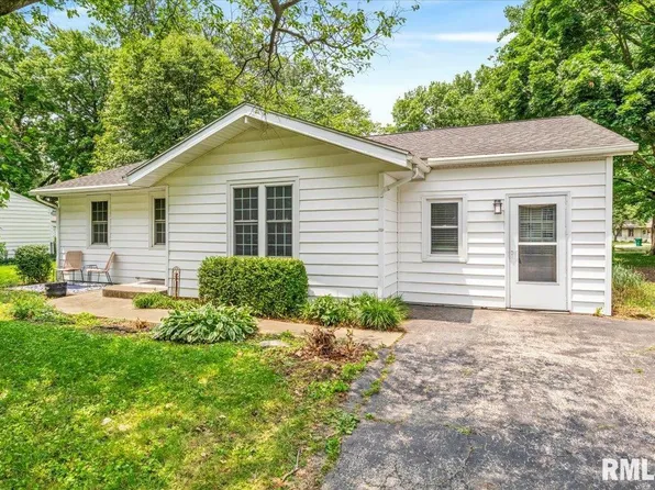 321 Parkview Dr, Rochester, IL 62563