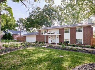 321 Cherry Hill Dr, Ballwin, MO