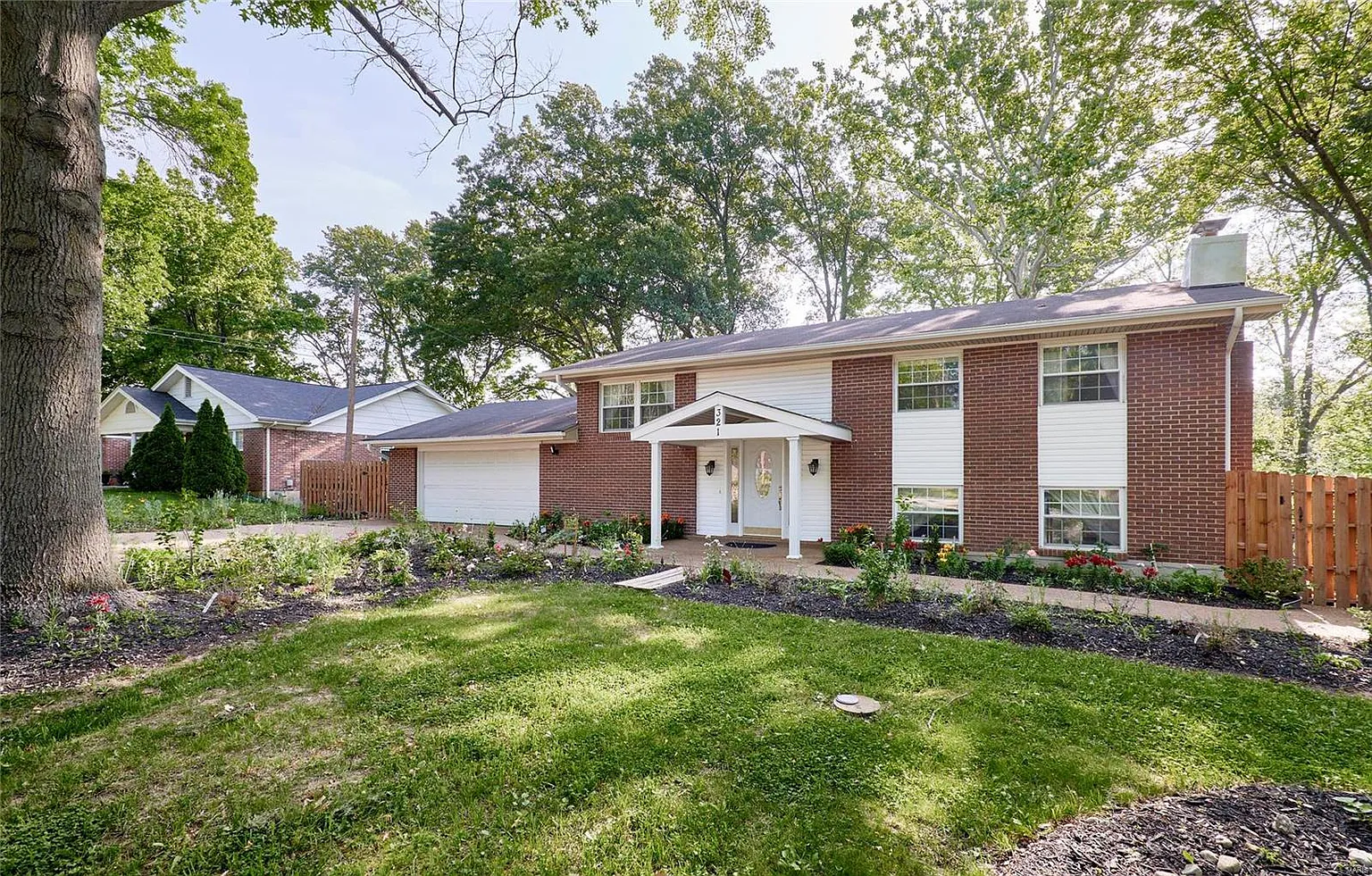 321 Cherry Hill Dr photo 1