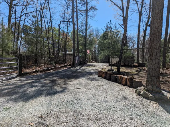 823 Ross Mountain Rd, Mountain Rest, SC 29664