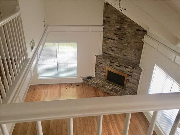 2nd image of 9 Carriage Ln