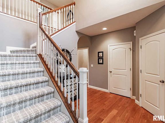 3rd image of 2209 W Chatsford Ct