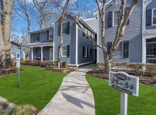 33 Countryside Dr, Basking Ridge, NJ 07920