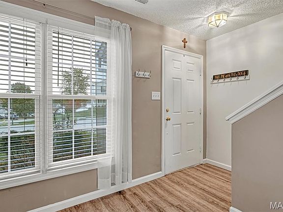 4th image of 317 Columbia Dr