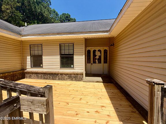 3rd image of 1087 County Road 343