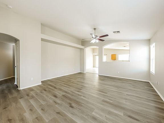 3rd image of 15189 W Woodlands Ave