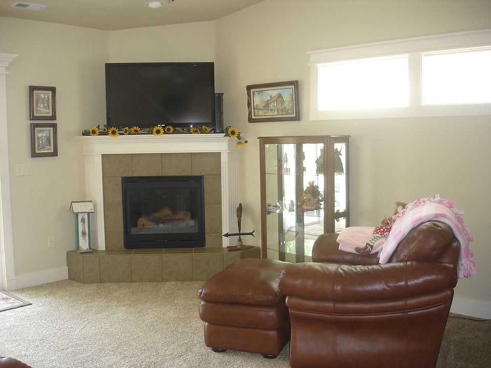 2nd image of 1296 N Alvey Ln