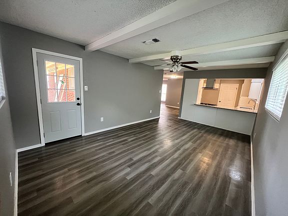 3rd image of 2111 Kent Dr