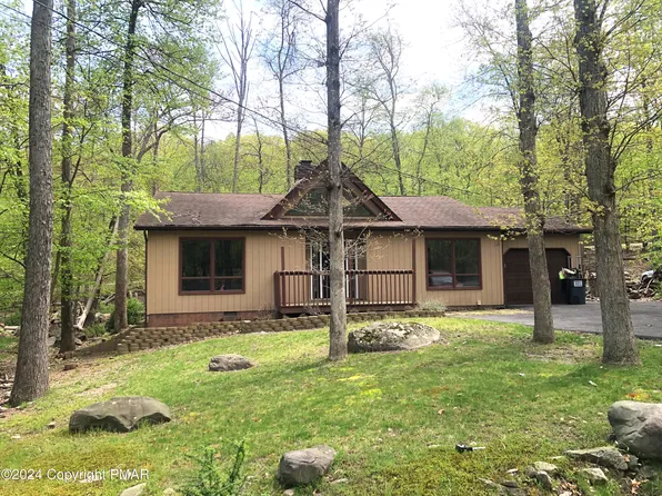 350 Somerset Dr, East Stroudsburg, PA 18301