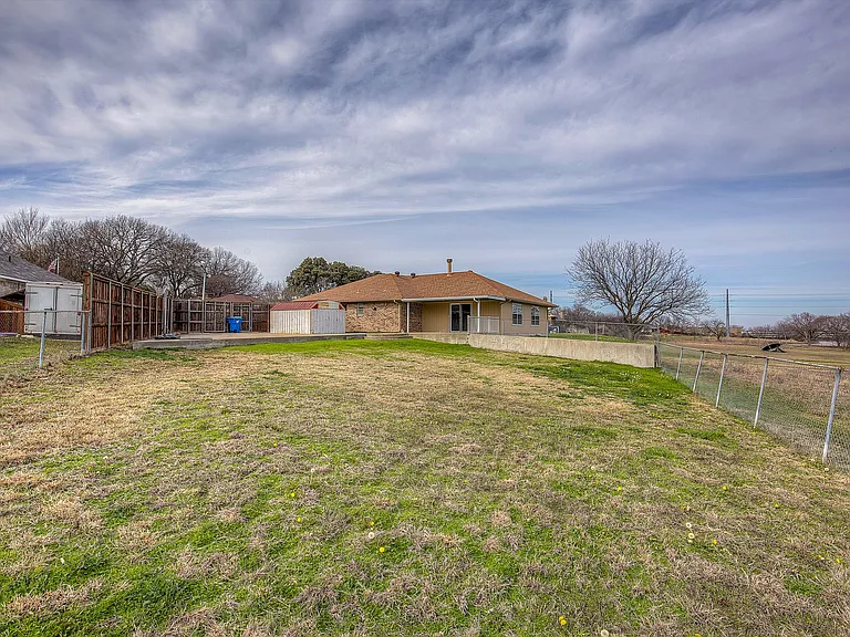 4804 Edgewater Dr — Photo 41