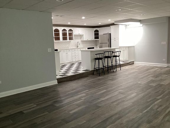 5th image of 5481 N Northwest Hwy #1