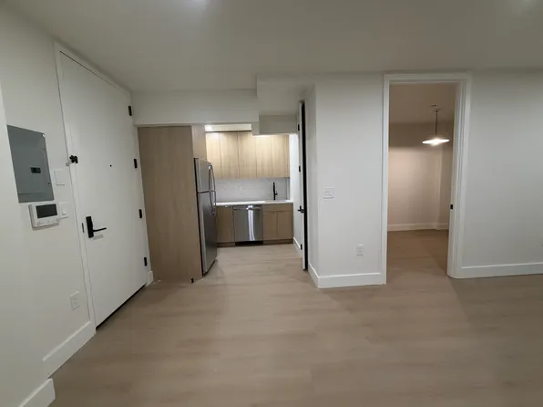 104 East 53rd Street image 1 of 7