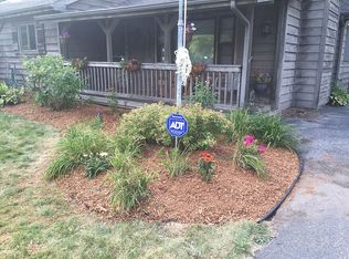 312 68th Pl, Schererville, IN 46375