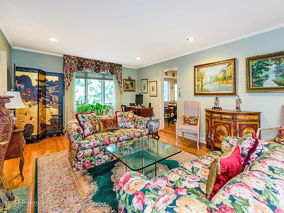 2nd image of 25 Holly Ln