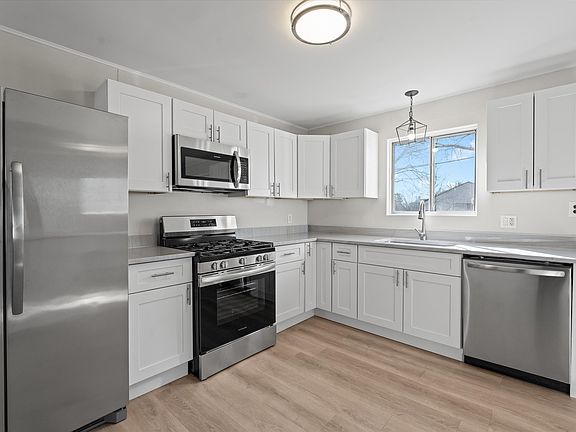 5th image of 33114 Armada Ct