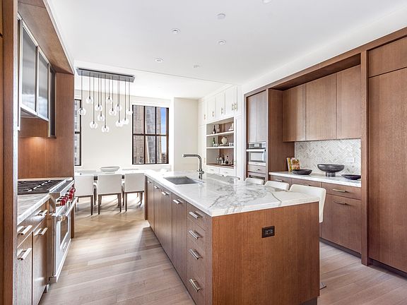 4th image of 100 Barclay St APT 25D
