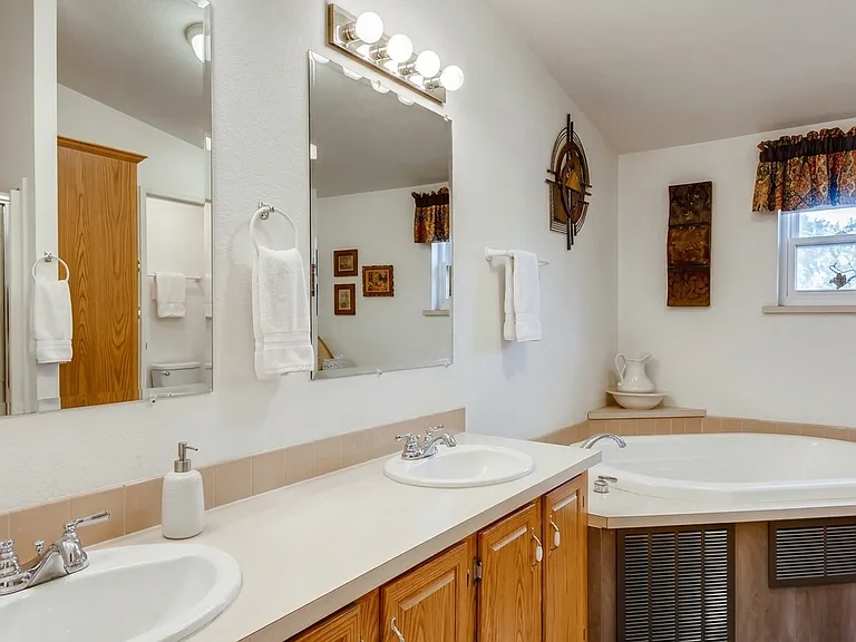 9040 W 64th Pl — Photo 6