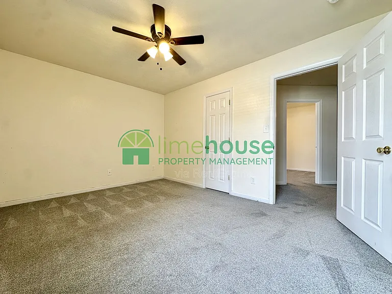 1323 Hoover Ave — Photo 10