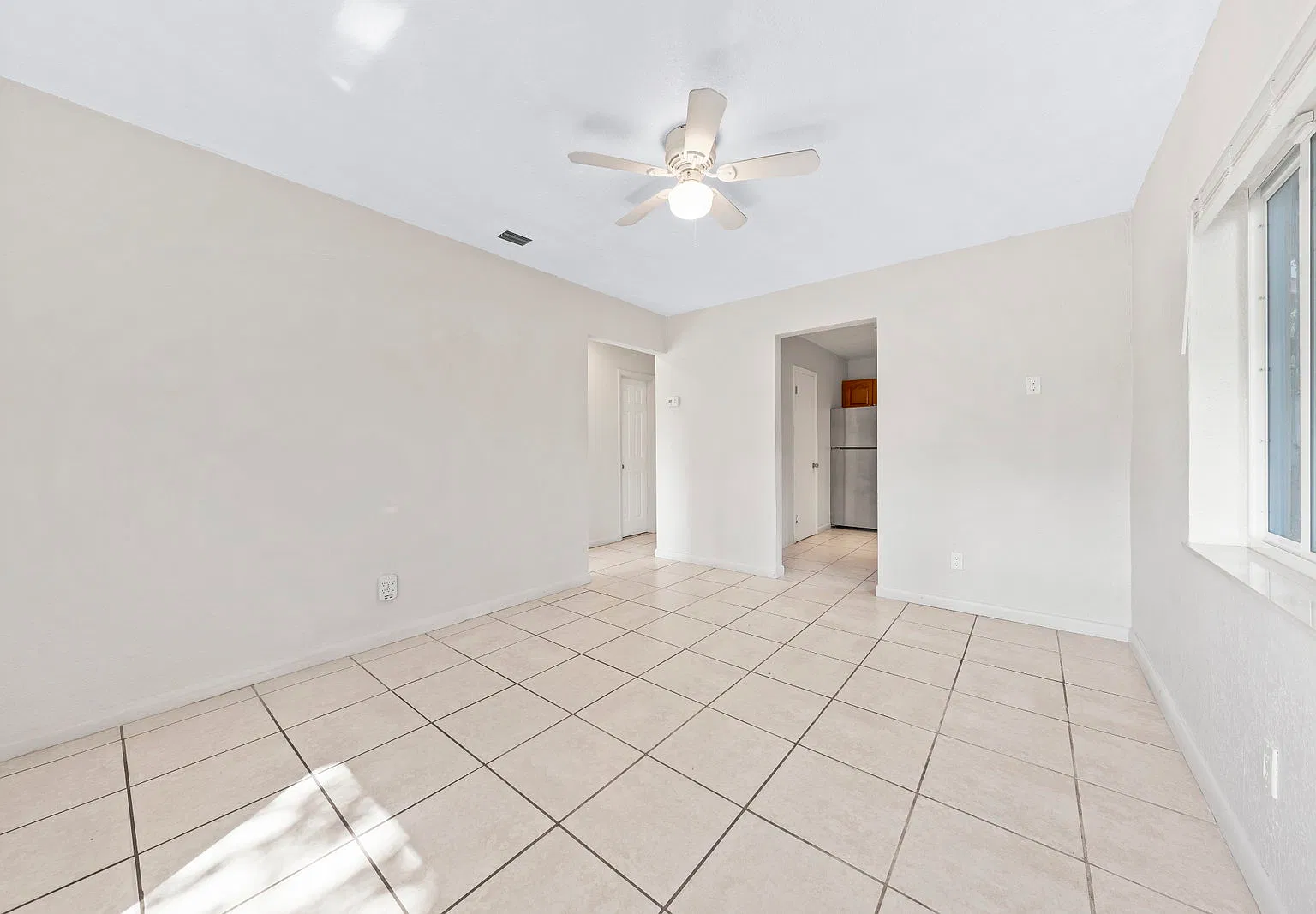 2 bed, 1.0 bath, $2,100 — Photo 3