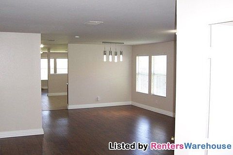 3rd image of 2625 Peach Dr
