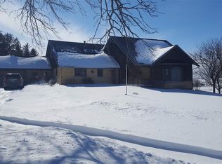 160 W Military Rd, Postville, IA 52162