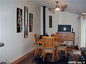 4th image of 219 Kimber Ave